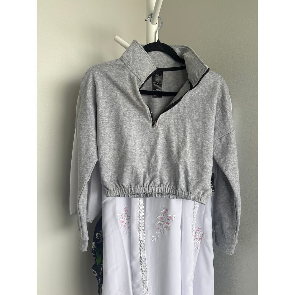 Cropped 1/2 zip sweater